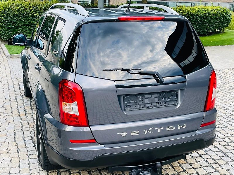 SsangYong Rexton 2.0TD 4x4 AUTOMAT TAŽNÉ VÝHŘEV - fotka 15 z 51