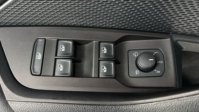 Škoda Octavia 2.0 TDI DSG Style Combi - fotka 21 z 25
