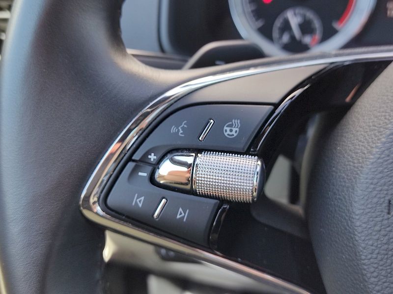 Škoda Karoq (2021) Style Comfort 2,0 Tdi 110 Kw 4 - fotka 32 z 39