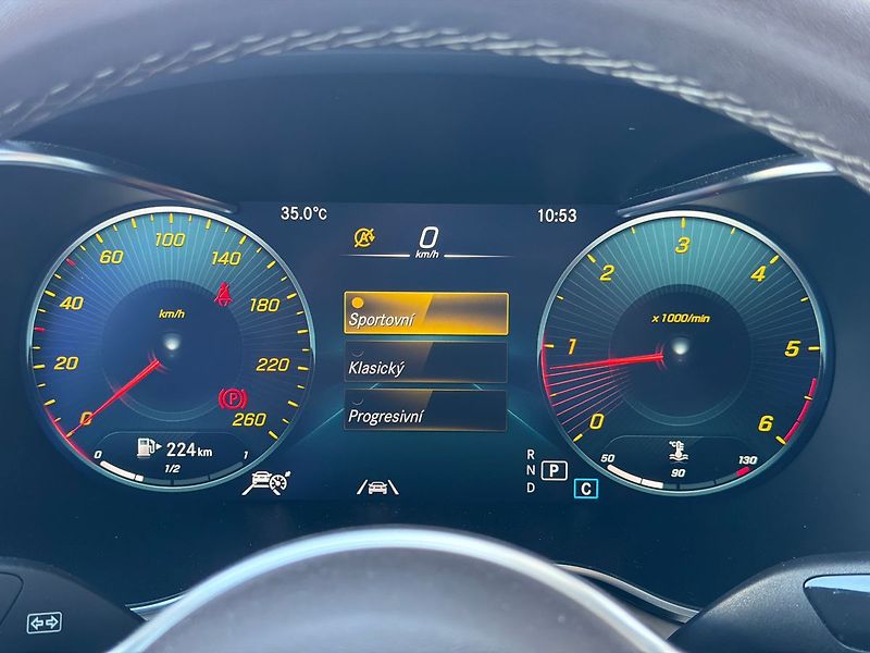 Mercedes-Benz GLC 220d 4MATIC - fotka 32 z 38