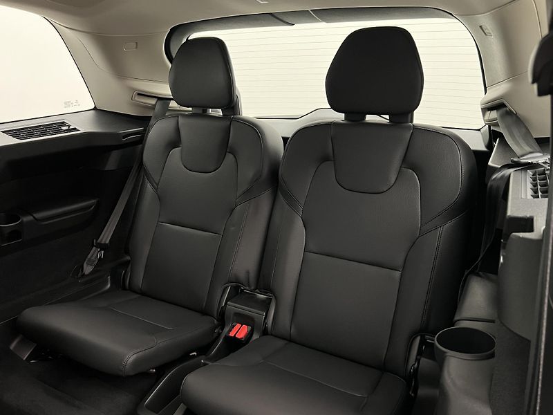 Volvo XC90 T8 AWD INSCRIPTION 7 MÍST AUT - fotka 22 z 49