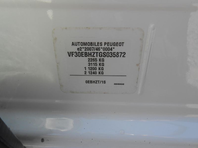 Peugeot 5008 88KW,NAVI,PANORAMA,AUTOMAT - fotka 2 z 45