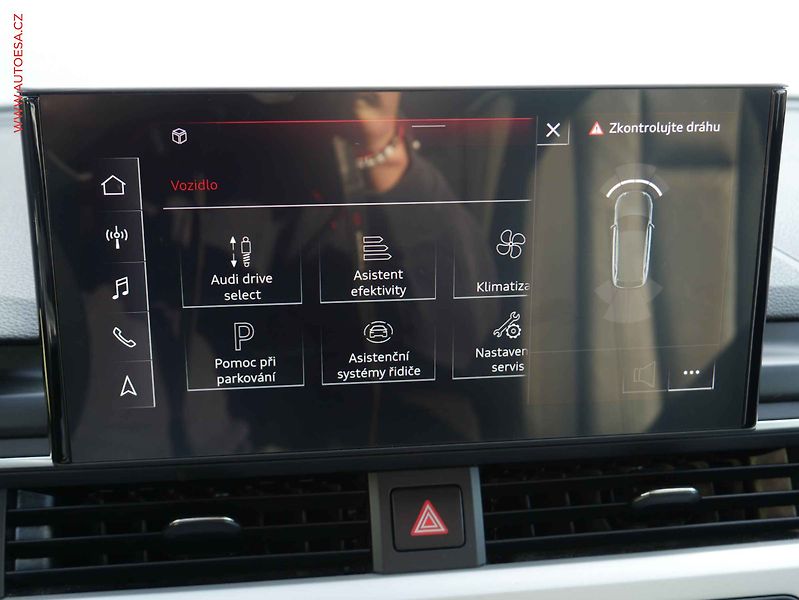 Audi A4 (2023) 2.0TDi, AT, LED, kůže, +ALU - fotka 12 z 19