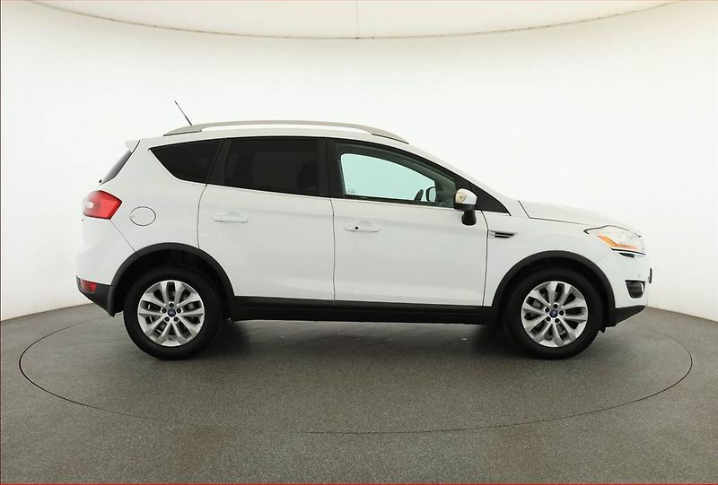 Ford Kuga (2011) 2.0 TDCi, Tempomat - fotka 6 z 16