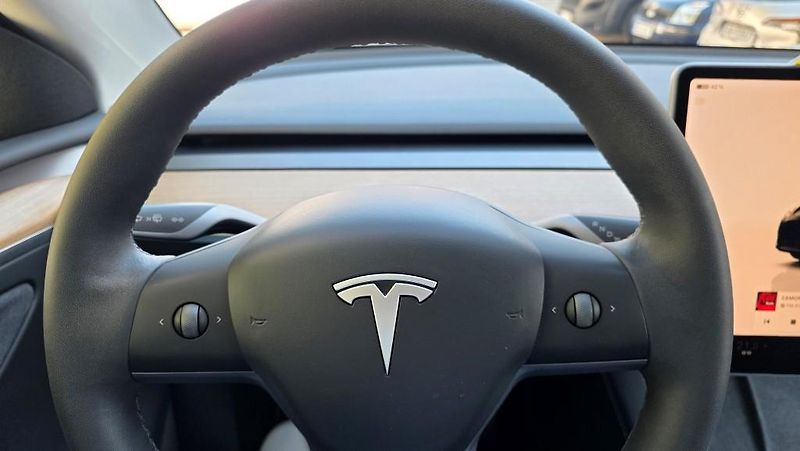 Tesla Model Y (2023) LR AWD DE Záruka SoH 93% - fotka 18 z 37
