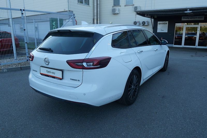Opel Insignia - fotka 2 z 6