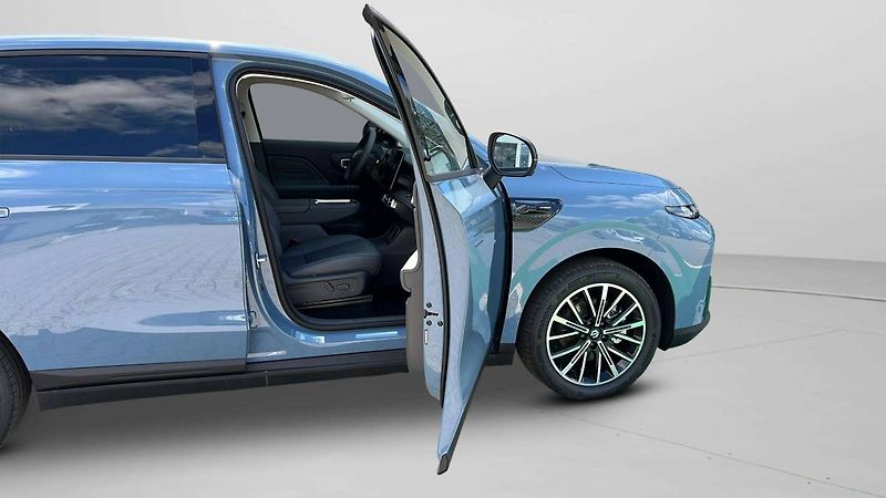 Leapmotor B10 Design hybrid EV 18,8kWh bater - fotka 13 z 36
