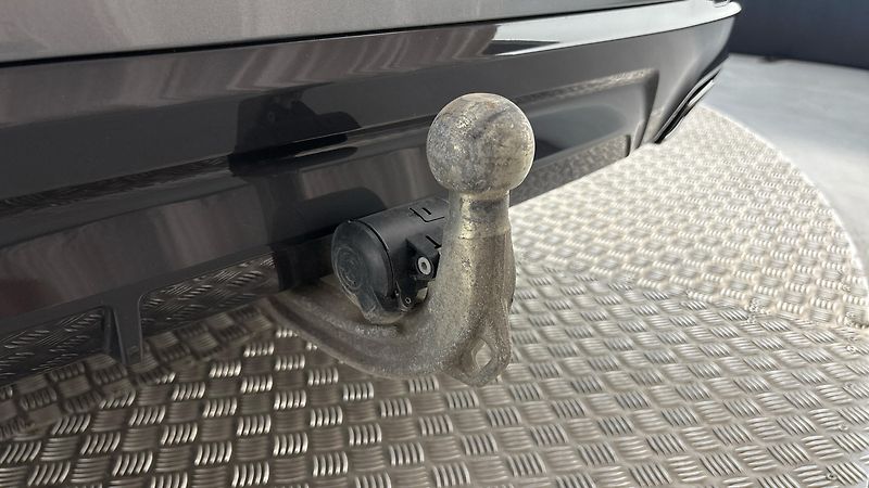 BMW Řada 5 540i AUT xDrive M-paket Tourin - fotka 33 z 34