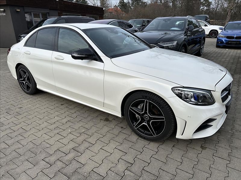 Mercedes-Benz Třídy C 180 AMG,Aut. multibeam - fotka 4 z 31