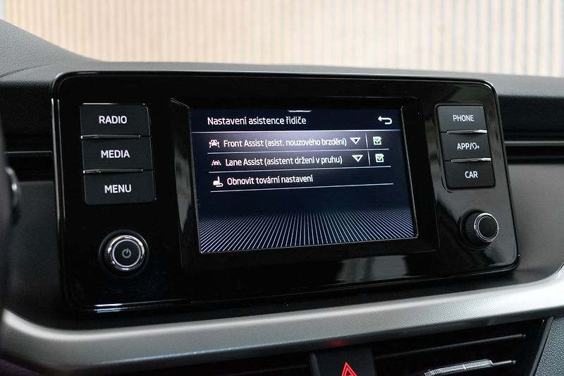 Škoda Scala 1.6 TDI 85kW AMBITION*DPH*ČR 1 - fotka 26 z 37