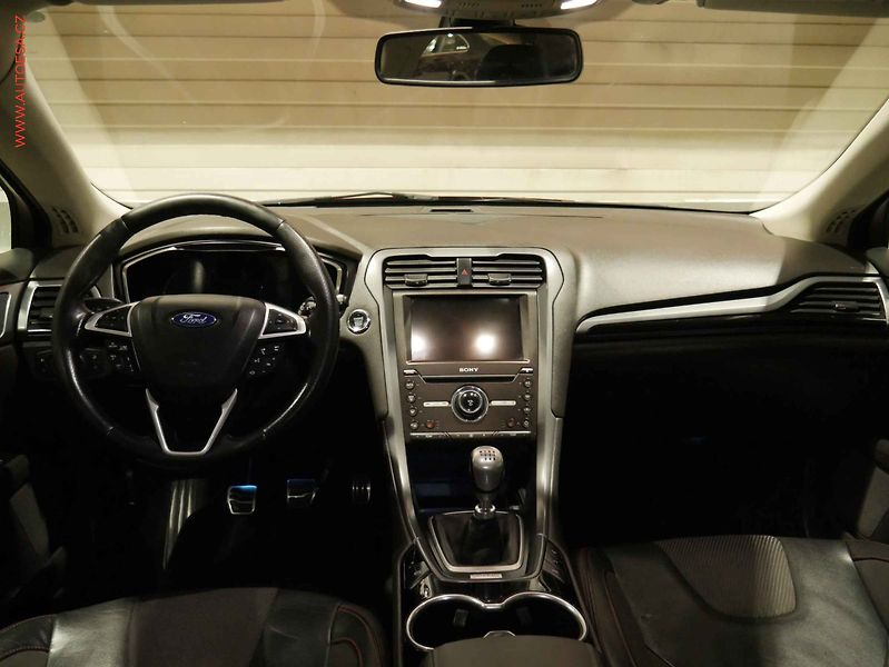Ford Mondeo (2017) 2.0 TDCi, 2.maj, LED, navi - fotka 8 z 22