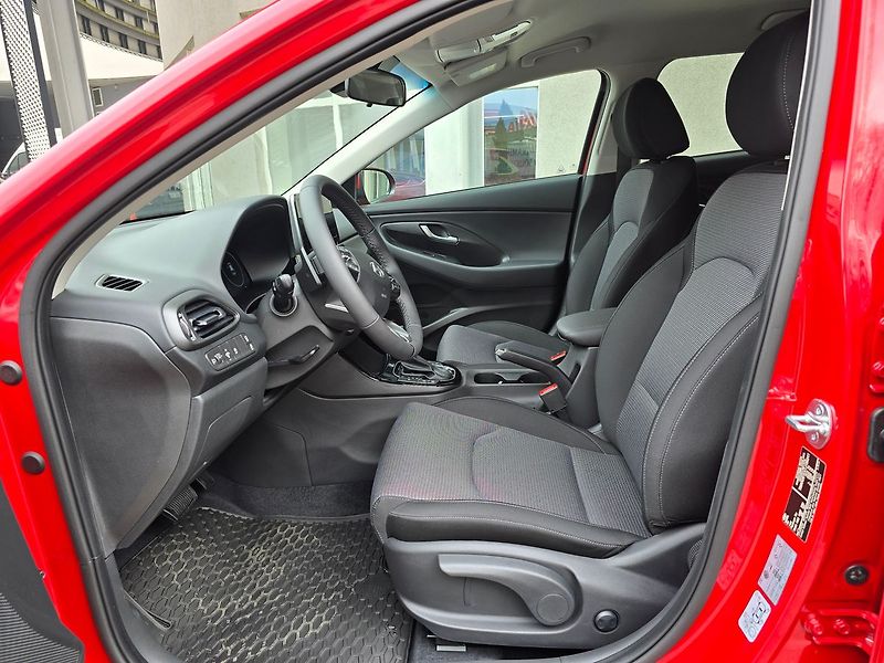 Hyundai i30 (2026) 1.6 T-GDi DCT Go Czech - fotka 9 z 25
