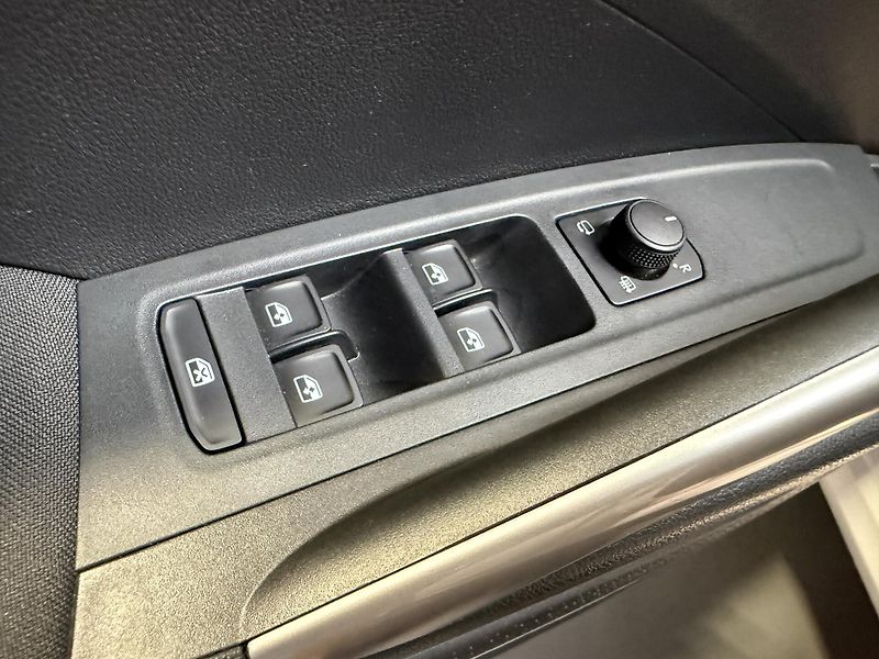 Škoda Fabia 1.0 TSI 70kW Selection - fotka 10 z 13