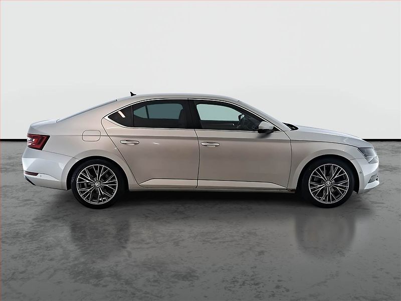 Škoda Superb (2015) Style 2.0 TDI, Kůže, Navi - fotka 6 z 19