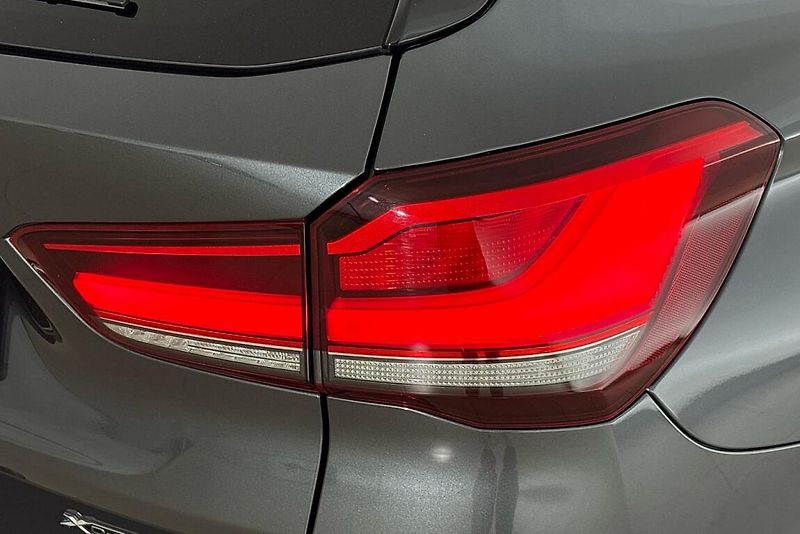 BMW X1 xDrive18d - fotka 5 z 24