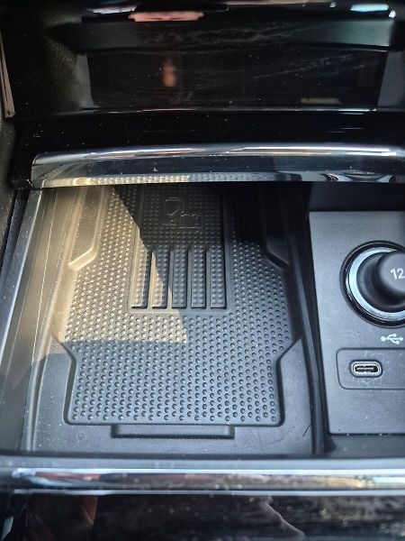 Škoda Karoq SportLine 2,0 TDI DSG 4x4 - fotka 34 z 34