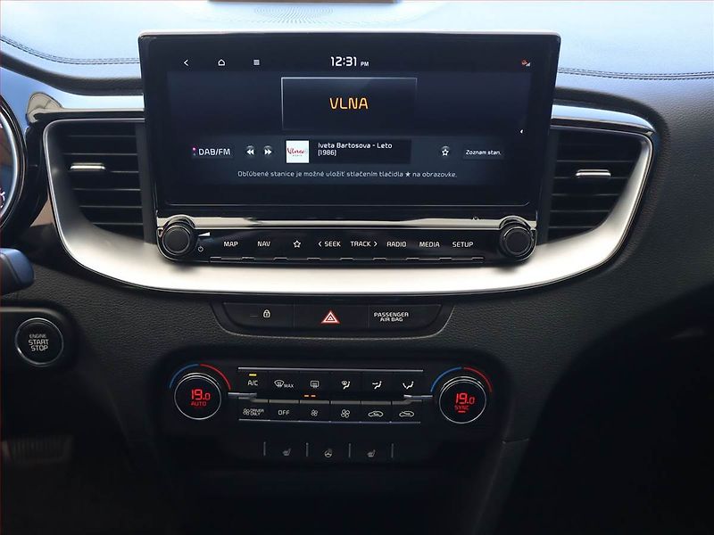 Kia Ceed (2021) Gold 1.6 GDI plug-in, Automat - fotka 12 z 27