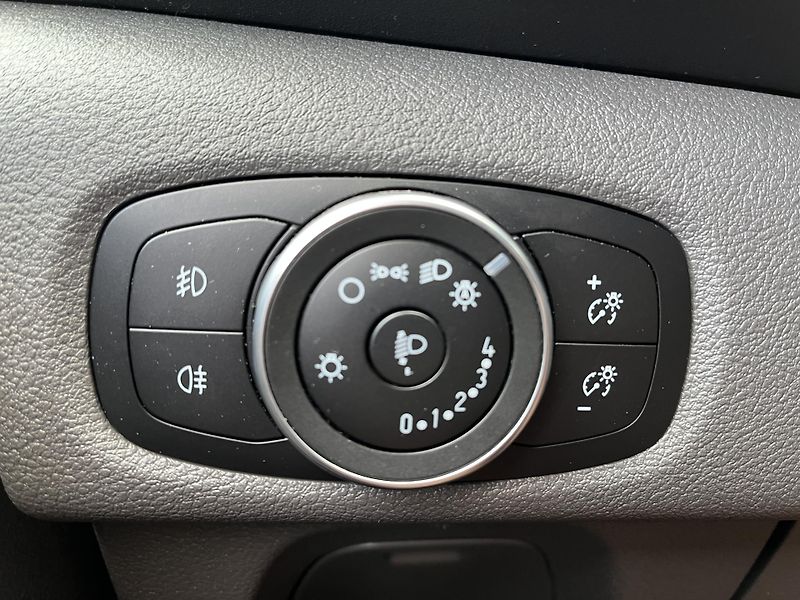 Ford Tourneo Custom (2018) 2.0TDCi 125Kw,AT,Sport L1, DPH - fotka 32 z 43