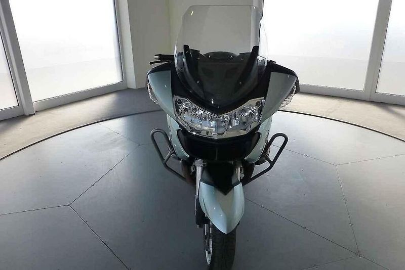 BMW R 18 B pohání mohutný dvouválcový boxer.