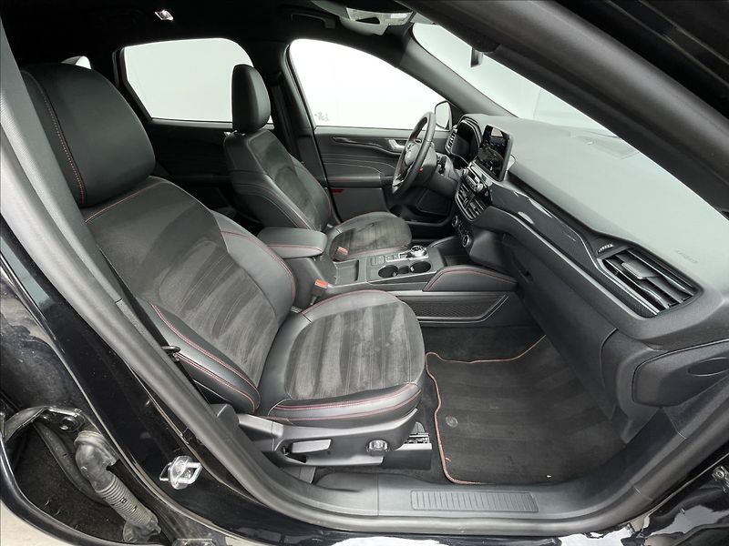 Ford Kuga 2,5 Duratec HEV CVT ST-Line X - fotka 18 z 24
