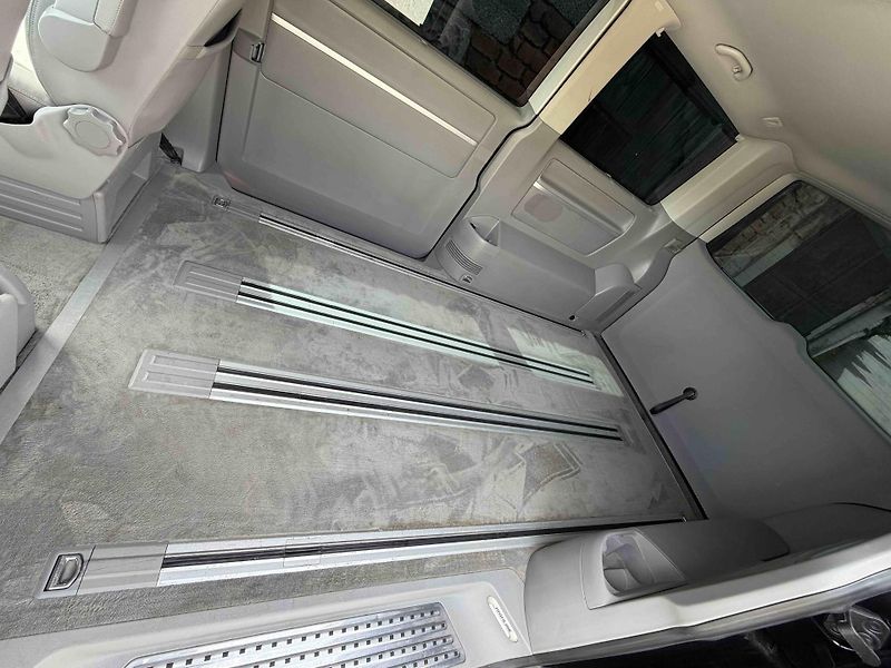 Volkswagen Multivan (2013) 2.0 TDI 147kW DSG ABT - fotka 28 z 35
