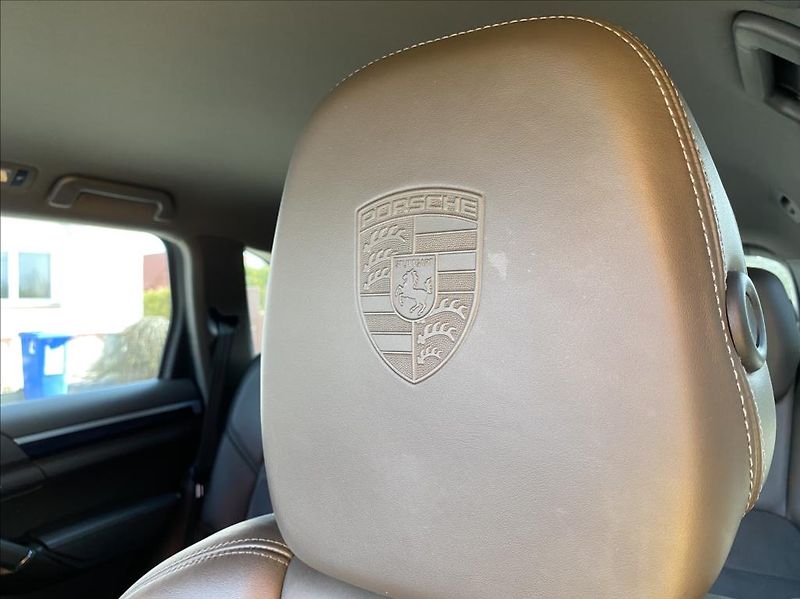 Porsche Cayenne 3,0 D  PLATINUM EDITION SPORT - fotka 41 z 44
