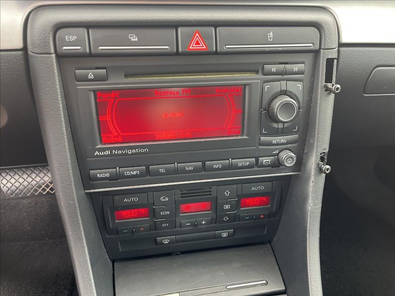 Audi A4 Avant 2,0 TDi 103 KW AUTOMAT K - fotka 16 z 36