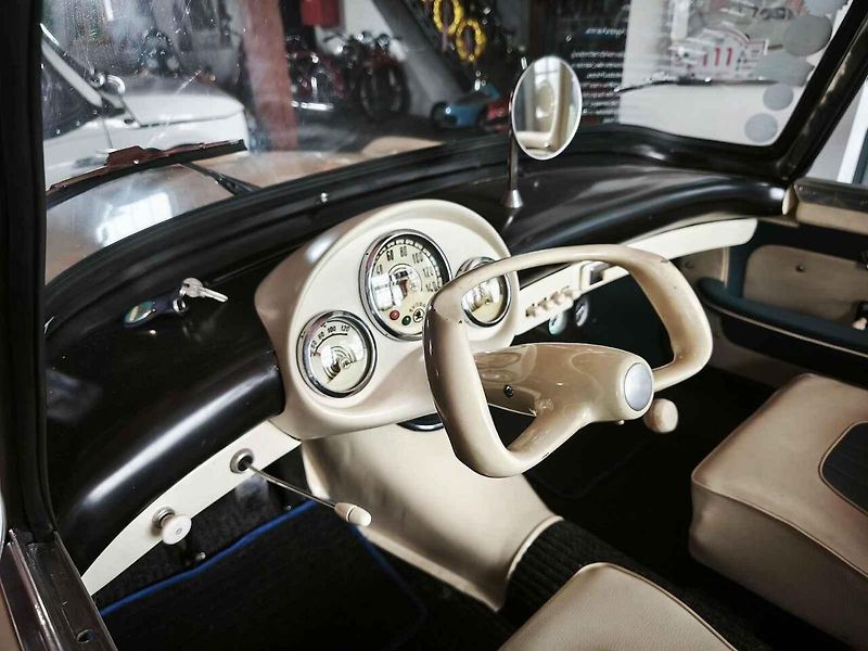 Na světě je jen jediný kus. A teď je Škoda 440 Karosa k mání.