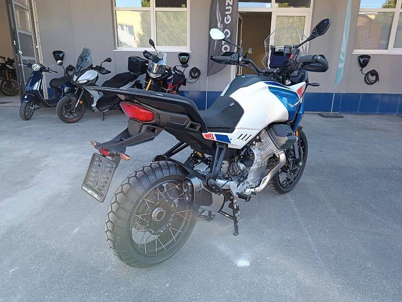 Moto Guzzi V 100 Stelvio (2026) Stelvio V100 Duecento Tributo - fotka 7 z 15