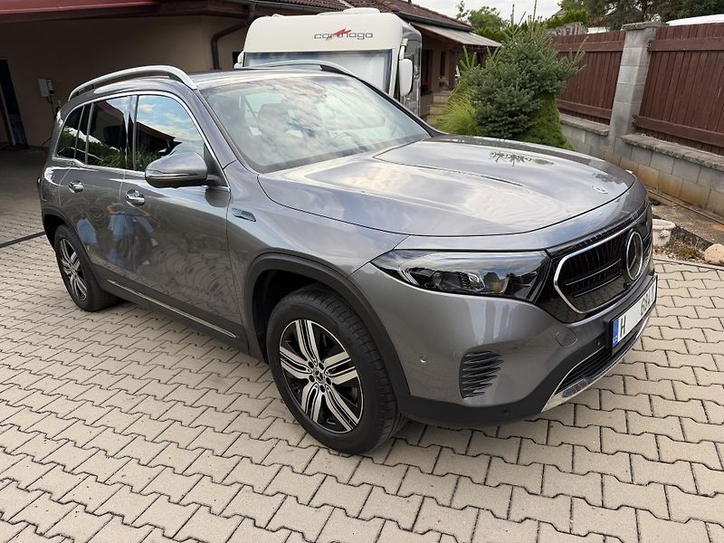 Mercedes-Benz EQB (2022) 300 4M, 7míst, Tažné, SOH 96% - fotka 7 z 12