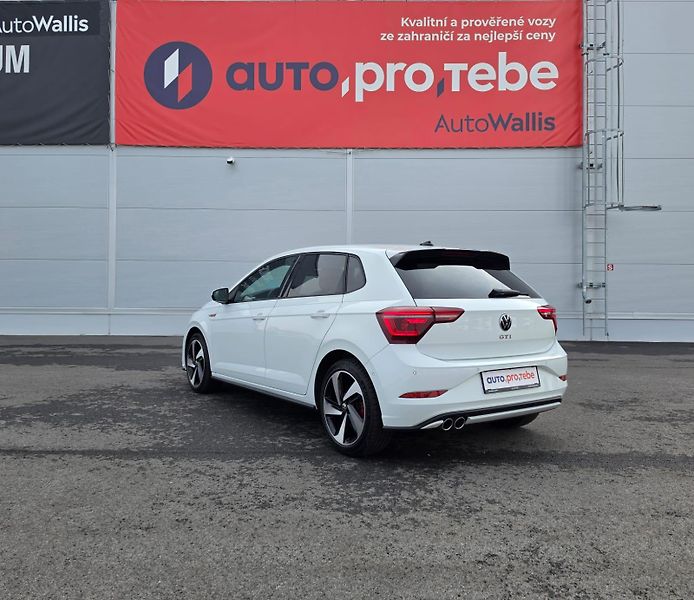 Volkswagen Polo GTI 2.0TSI DSG 152kW DPH 1.Maj - fotka 3 z 22
