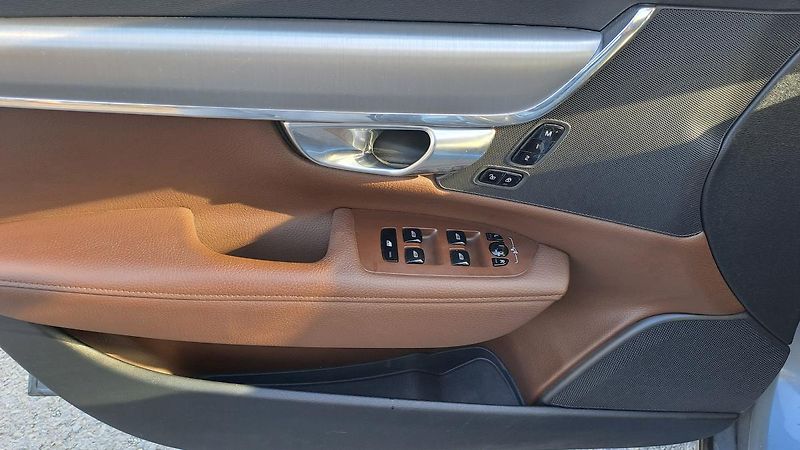 Volvo V90 2.0 D4 Momentum NAVI Automat - fotka 24 z 33