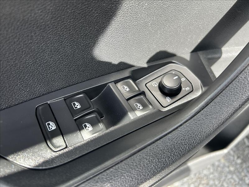 Škoda Karoq 1,0 TSi DPH  Kessy,LED,1xMajit - fotka 12 z 50