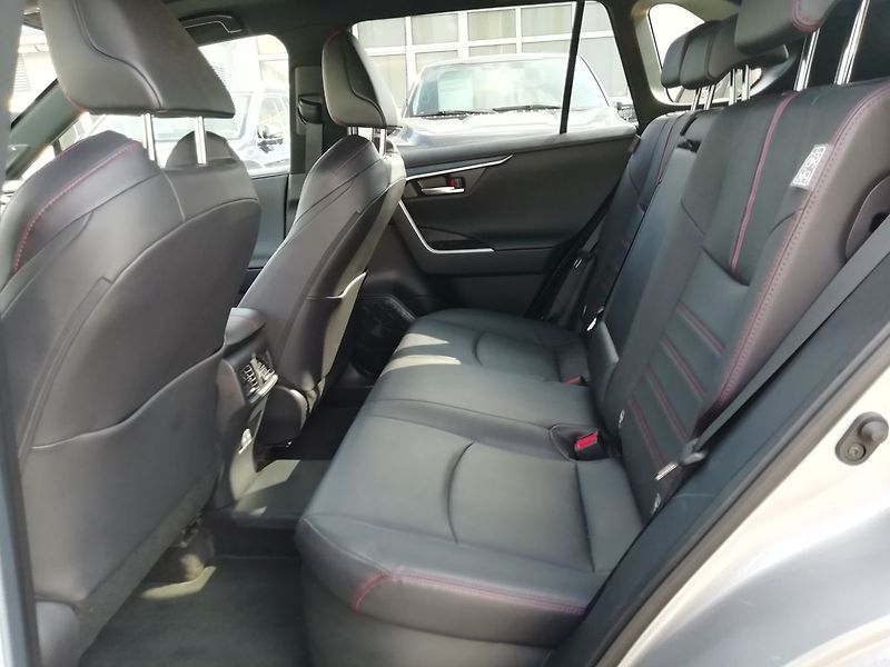 Toyota RAV4 2,5 PHEV 4WD Executive - fotka 7 z 24