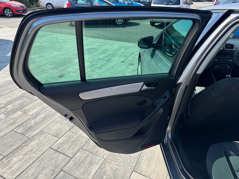 Volkswagen Golf (2012) MATCH 1.2 TSI 63kW - fotka 14 z 43