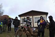 Obrovská motokrosová rodina ze Stříbrska se sešla hned na Nový rok na Terénu sv. Petra. A bylo z toho parádní odpoledne.