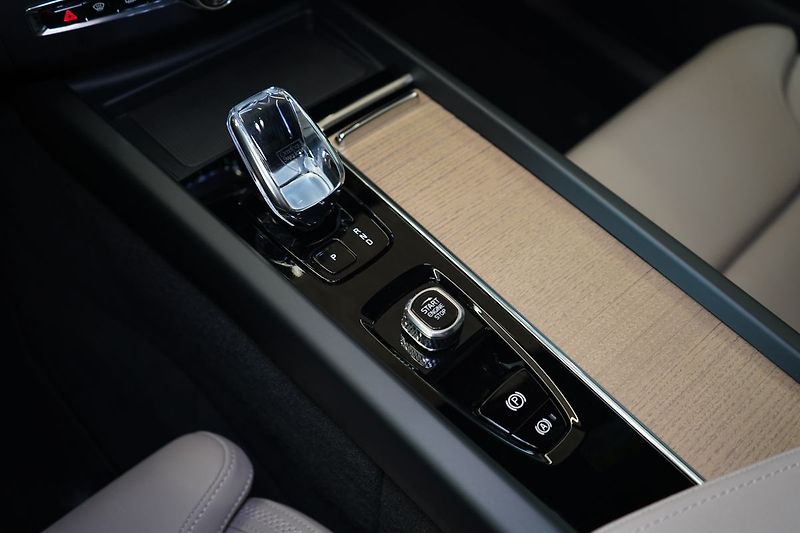Volvo XC60 B5 PLUS Dark, Harman, 360° - fotka 36 z 42