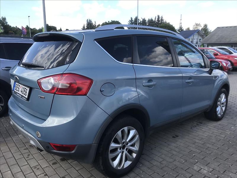 Ford Kuga 2,0   Titanium 4X4 - fotka 4 z 11
