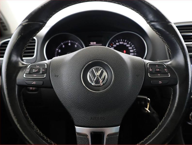 Volkswagen Golf (2013) 1.4 TSI, Serv.kniha, Xenony - fotka 8 z 20