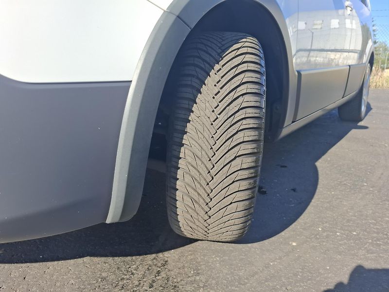 Škoda Roomster (2012) edice SCOUT 1.2TSi 63kW,klima - fotka 17 z 19