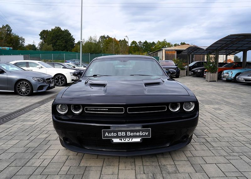 Dodge Challenger 3.6 V6 SXT Plus/kůže/automat - fotka 1 z 35