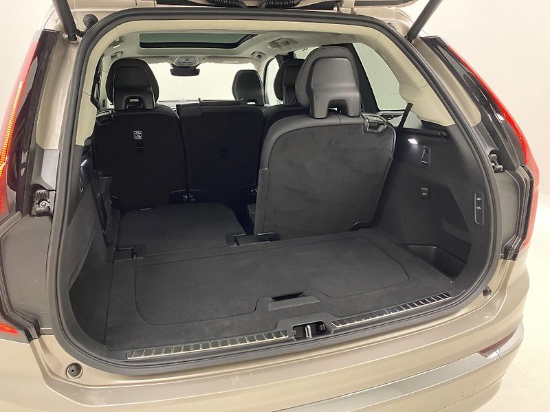 Volvo XC90 (2026) T8 AWD Plug-in BRIGHT ULTRA - fotka 25 z 76