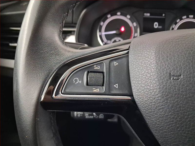 Škoda Kamiq (2019) 1.0 TSI, Automat, Tempomat - fotka 15 z 20