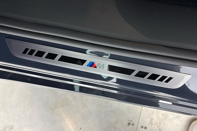 BMW iX3 50 xDrive - fotka 18 z 26