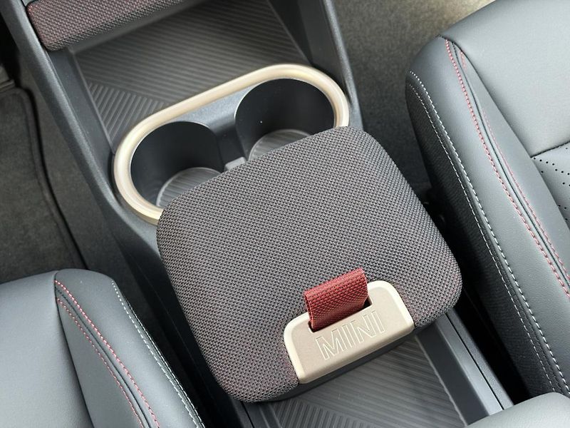 Mini Countryman JCW ALL4 - fotka 12 z 21