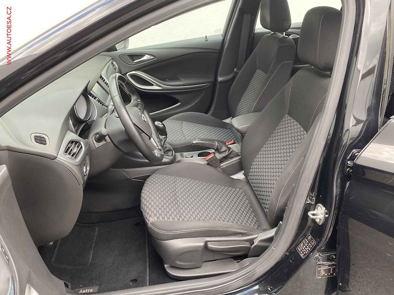 Opel Astra (2017) 1.4 T, Edition, TZ - fotka 9 z 17