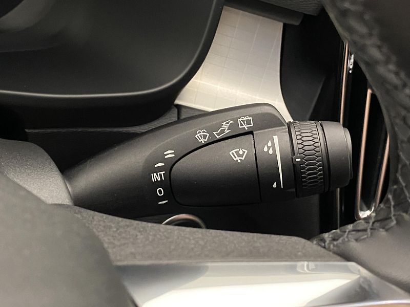 Volvo XC40 B3 PLUS BLACK EDITION AUT CZ - fotka 23 z 56