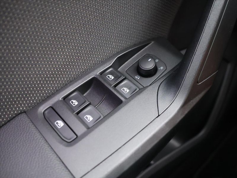Seat Arona 1,0 TSI DSG CZ Xcellence 1.Maj - fotka 15 z 27