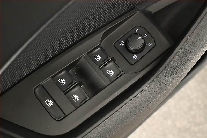 Škoda Octavia (2022) Style 1.5 TSI, ČR,1.maj - fotka 9 z 20