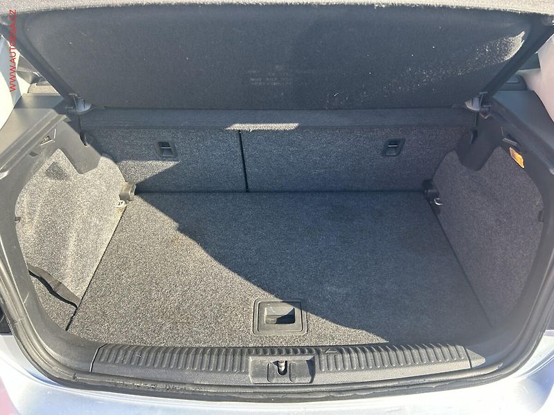 Volkswagen Polo (2011) 1.2HTP, ČR, AC, temp, STK1/28 - fotka 7 z 15